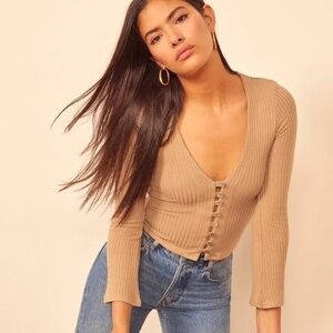 Ribbed Button-Front V-Neck Long Sleeve Top - Tan